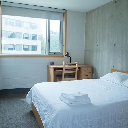 Humber College North Campus Residence แบรมพ์ตัน ภายนอก รูปภาพ