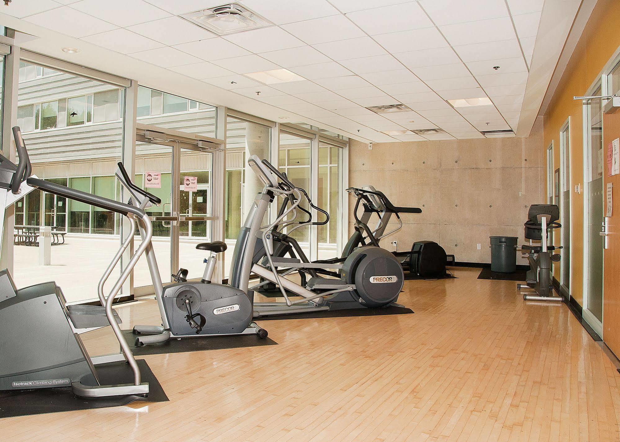 Humber College North Campus Residence แบรมพ์ตัน ภายนอก รูปภาพ