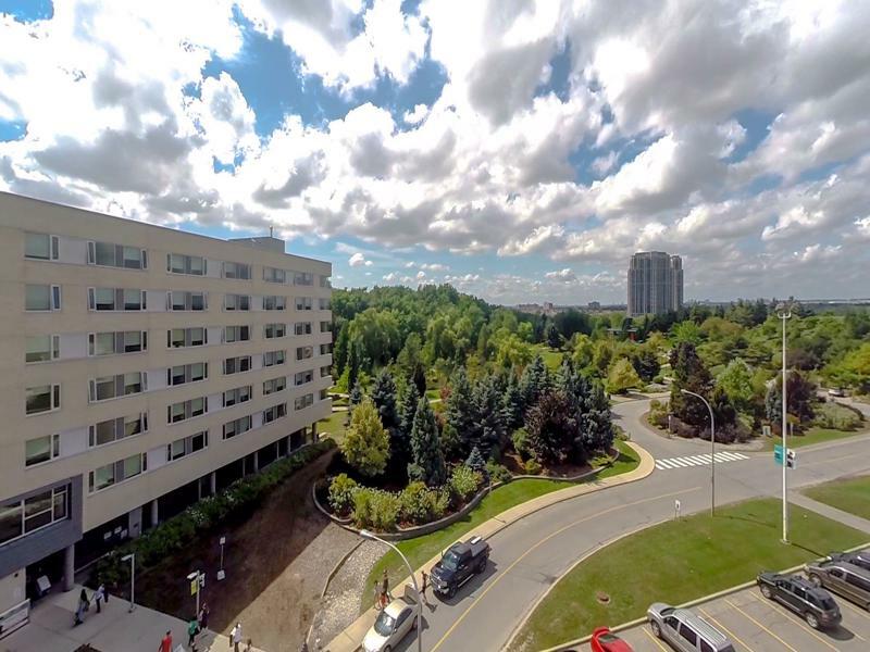 Humber College North Campus Residence แบรมพ์ตัน ภายนอก รูปภาพ