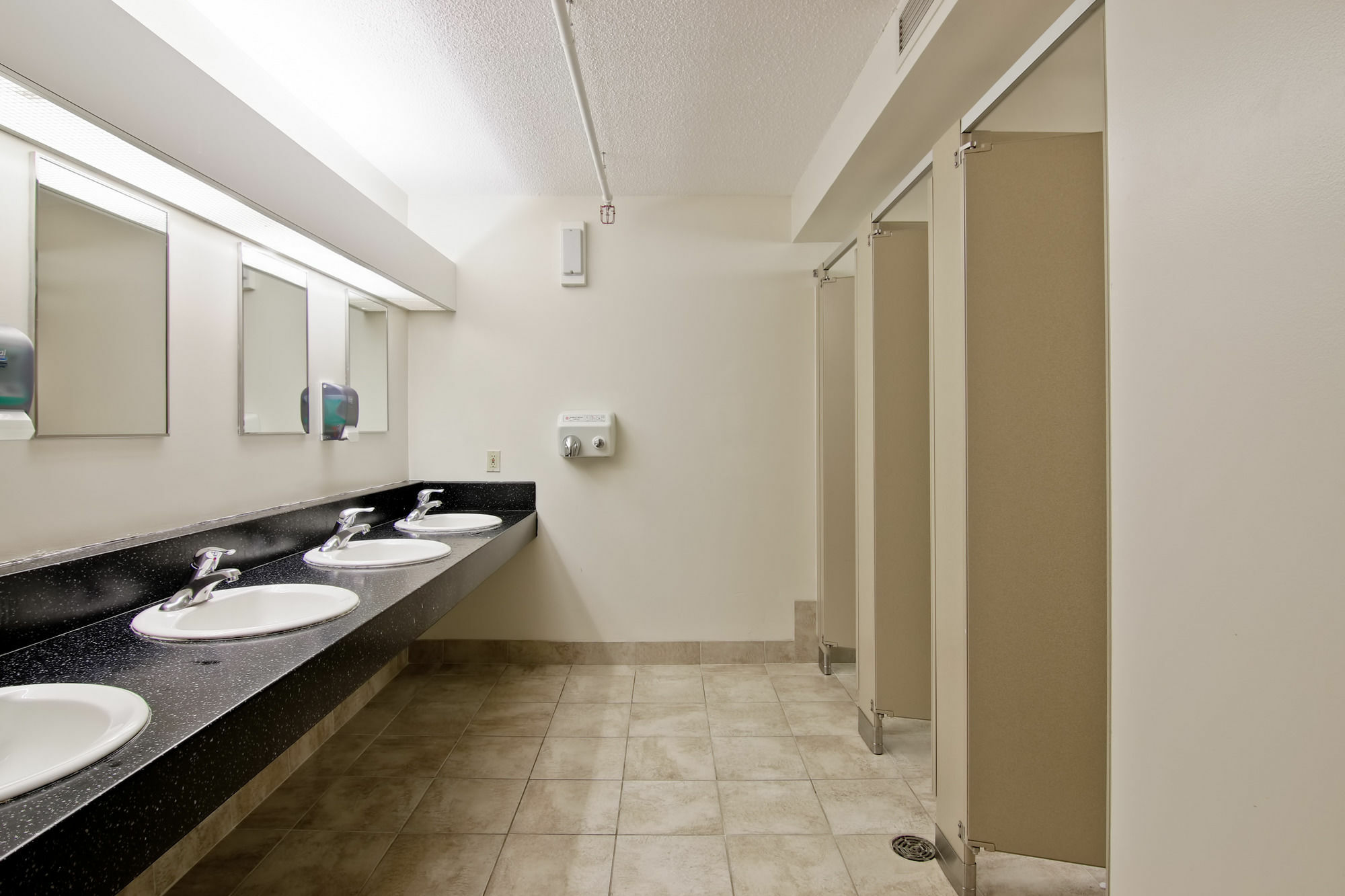 Humber College North Campus Residence แบรมพ์ตัน ภายนอก รูปภาพ
